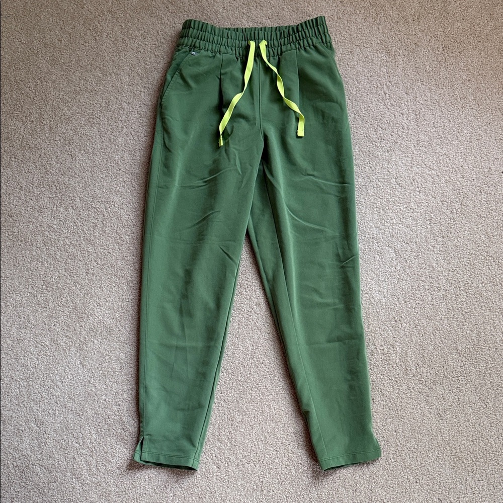 Figs Lillie Tapered Scrub Bottoms